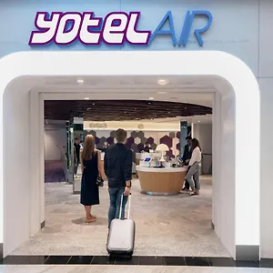 Hotel Yotelair Changi Airport Landside ****