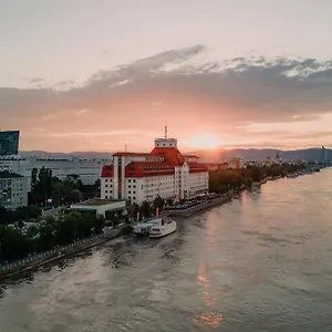 Hotel Hilton Waterfront, Viena