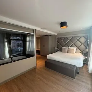 Hotel Dream ***